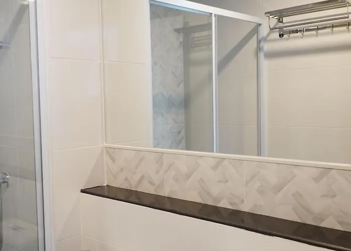 A2534 Monthly Skytrain Minutes Away Full Kitchen And Bath! 30bkk