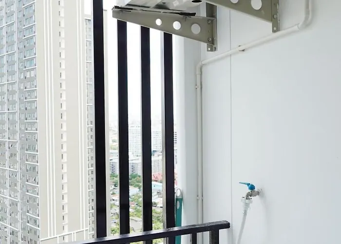 A2534 Monthly Skytrain Minutes Away Full Kitchen And Bath! 30bkk *